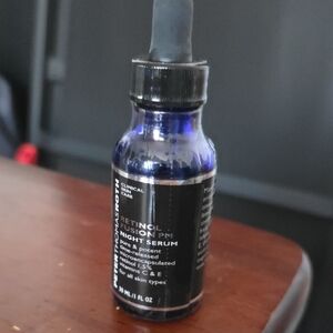 Peter Thomas Roth Retinol Infusion PM Night Serum - Blue and Black